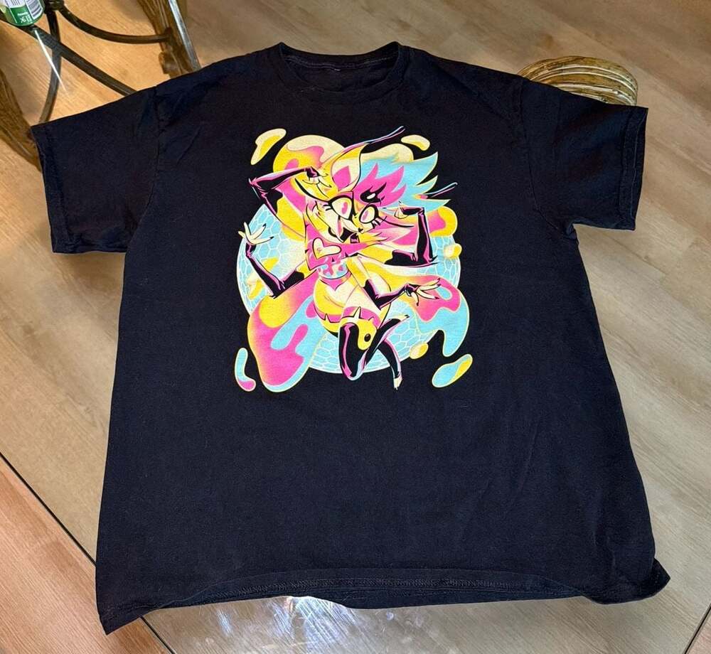 Helluva Boss / Queen Bee-lze Graphic T-Shirt